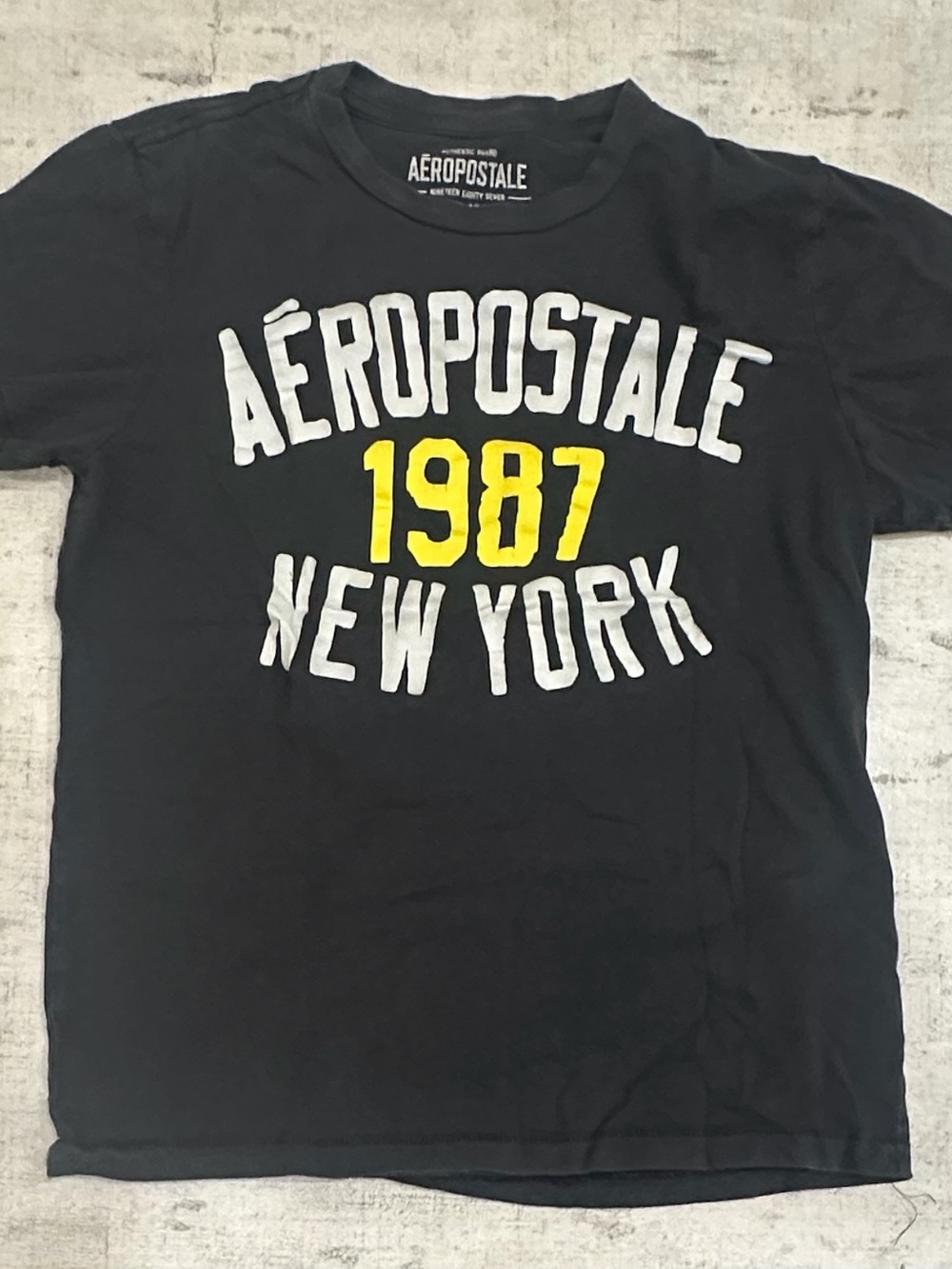 Aeropostale 1987 New York Graphic T-Shirt | Black Yellow Crewneck Tee